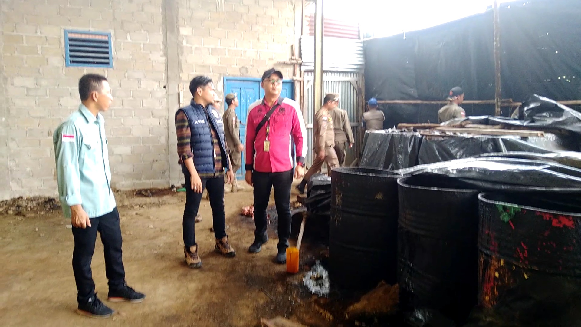 43 Baby Tenk dan 8 Unit Drum Besi diamankan Sat Reskrim Polres Ogan Ilir dari Diduga Gudang Ilegel Driling