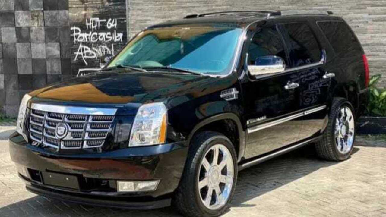Cadillac Escalade 6.2 A/T 2009: Simbol Kemewahan Amerika yang Masih Menggoda di 2025.