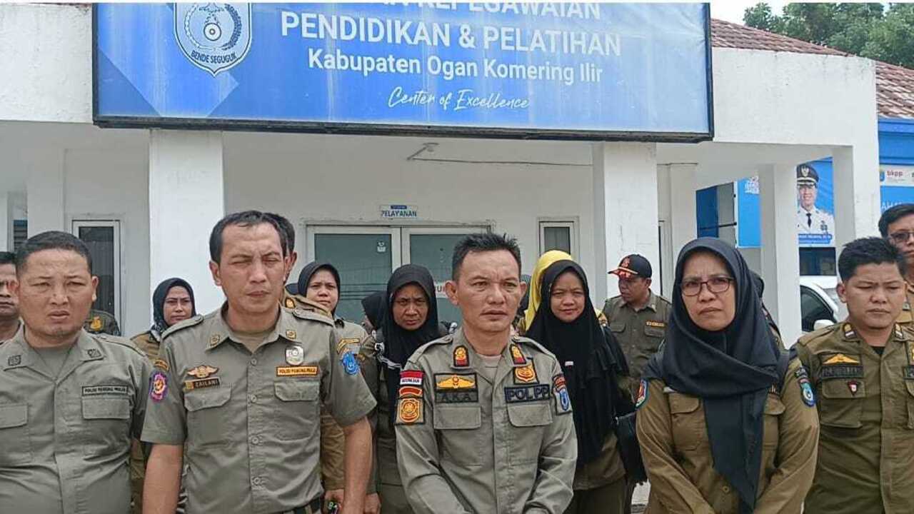 Anggota Satpol PP OKI Ramai-Ramai Datangi Kantor BKPP, Ternyata Ini Alasannya!