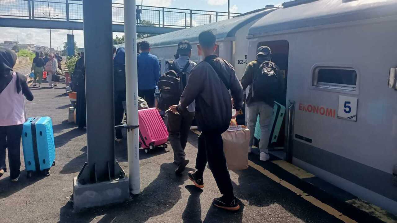 KAI Tambah Satu Gerbong KA Kuala Stabas Selama Angkutan Nataru