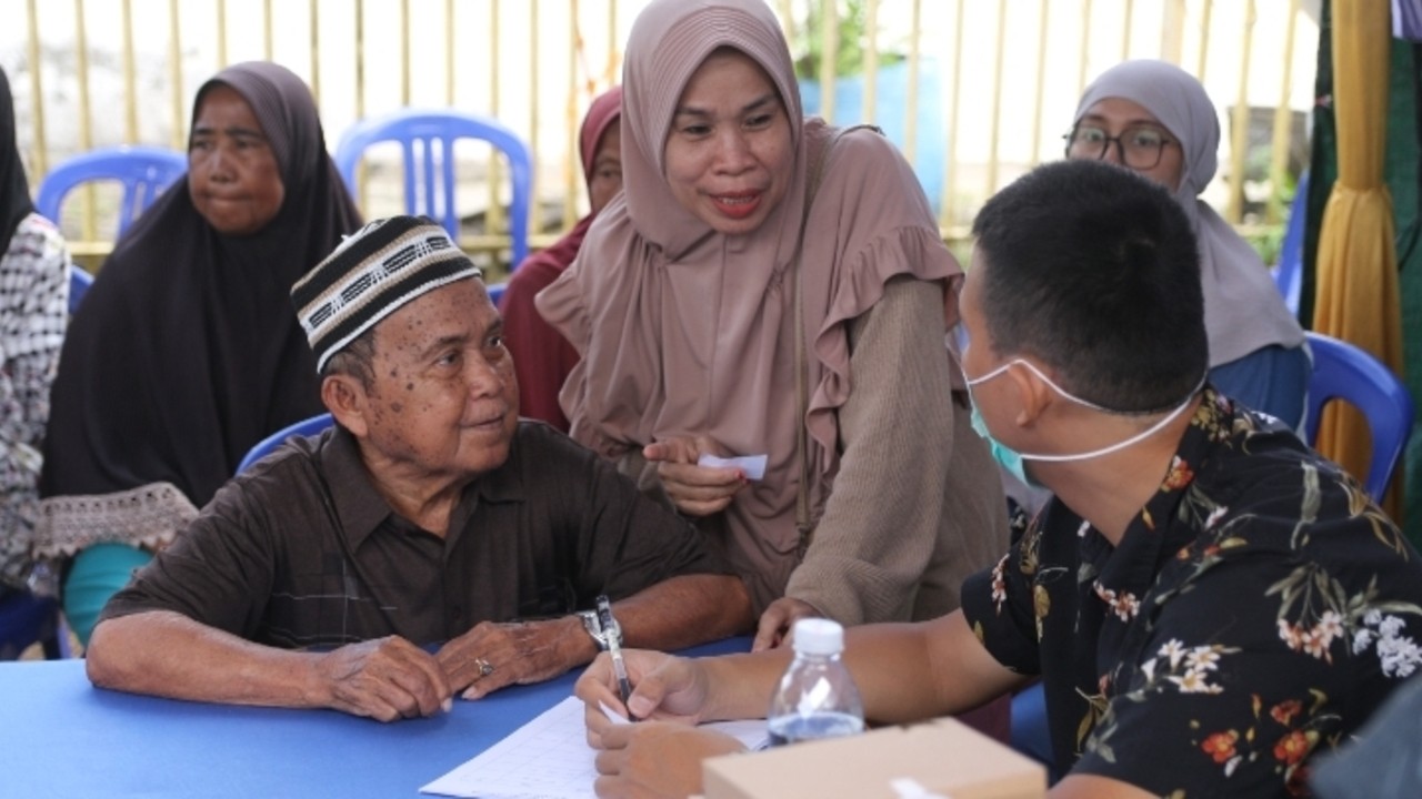 Pusri Kembali Gelar Pengobatan Gratis Klinik Sehat Batch 2 Bagi Masyarakat Kampung Sehat