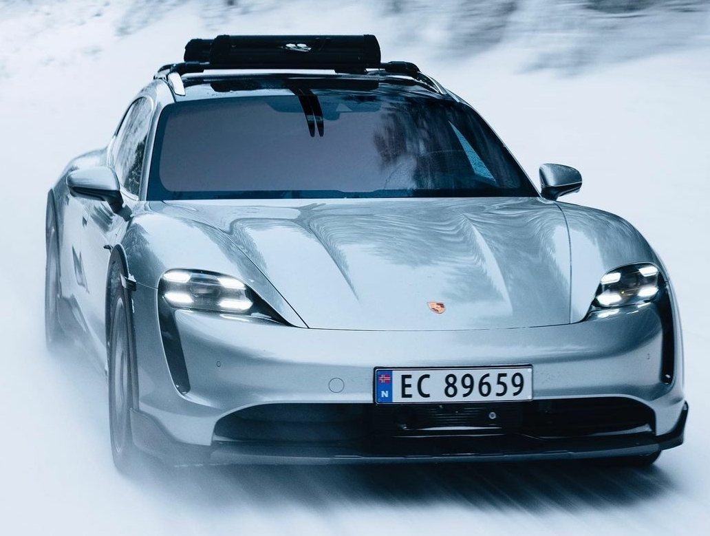 Mobil Sport listrik Satu ini Cepat dan canggih, Dapat Dipakai Harian dan Punya Harga Selangit