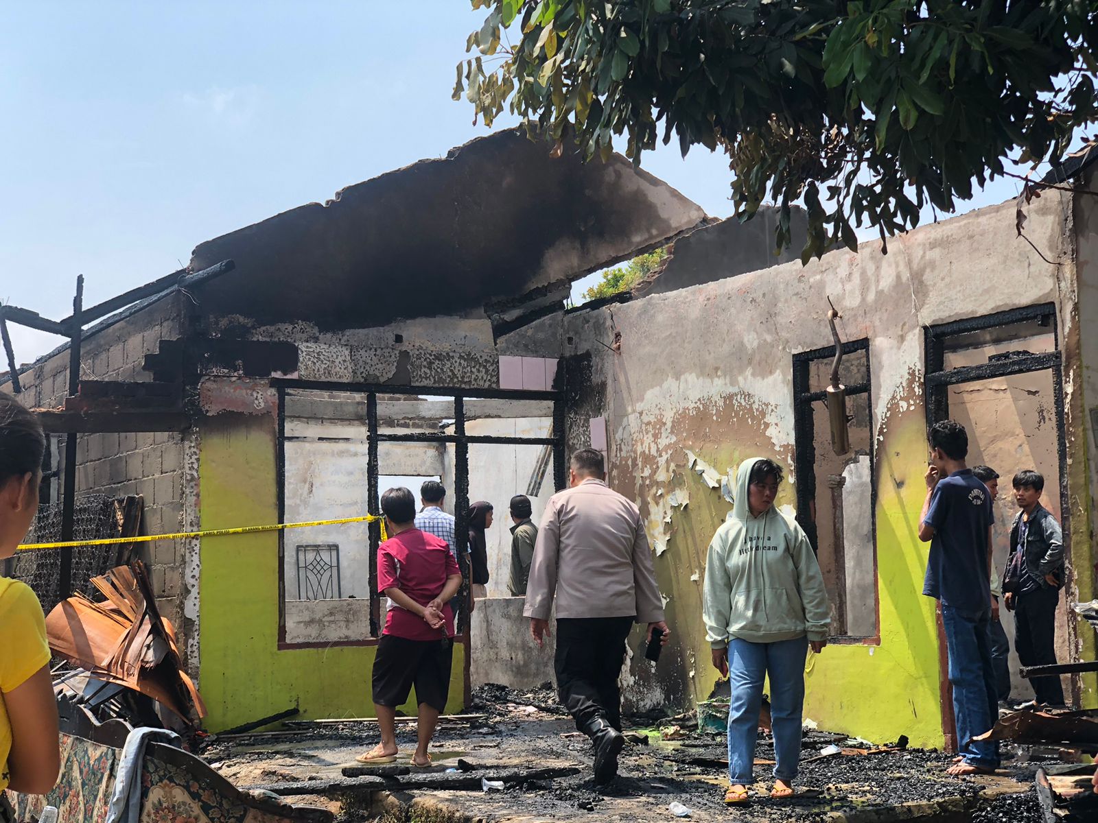 Diduga Akibat Konsleting Listrik, Satu Rumah Ludes Terbakar