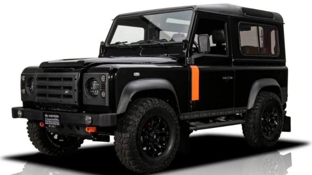 Kisah Defender 1988 Dari Kendaraan Militer hingga SUV Favorit Para Petualang.