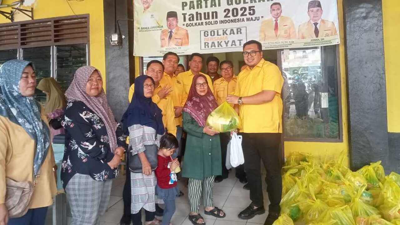 Golkar Muara Enim Sebar Ribuan Paket Sembako