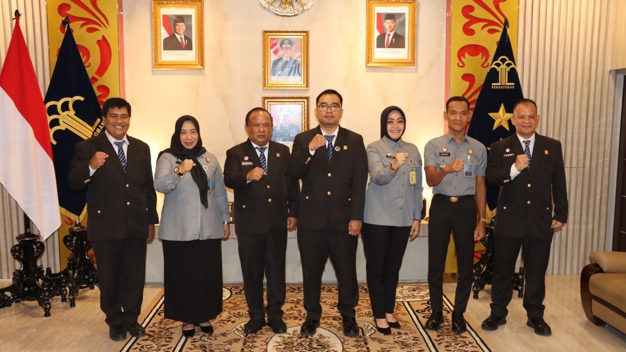 Perkuat Transformasi ASN, Kanwil Kemenkum Sumsel Lantik Pejabat Fungsional Perancang Ahli Muda