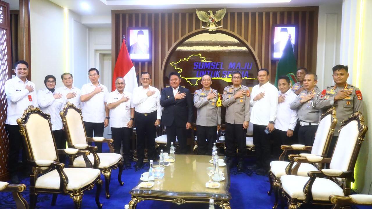 Gubernur Herman Deru Terima Audiensi Kapolda Sumsel, Perkuat Sinergi Keamanan dan Pembangunan.
