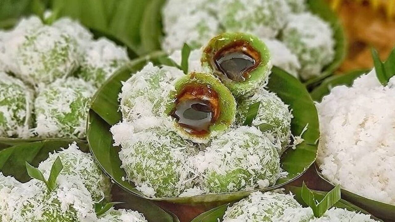 Klepon, Jajanan Tradisional yang Tetap Bertahan di Tengah Gempuran Kuliner Modern