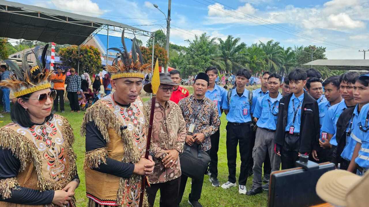 Suka Cita HUT RI : 56 Warga Lokal Air Sugihan Resmi Bergabung dengan PT OKI Pulp & Paper Mills