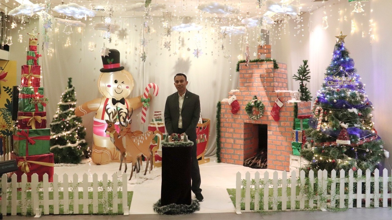 BATIQA Hotel Palembang Hadirkan Kehangatan & Sukacita Natal dengan Mengadakan Christmas Tree Light Up