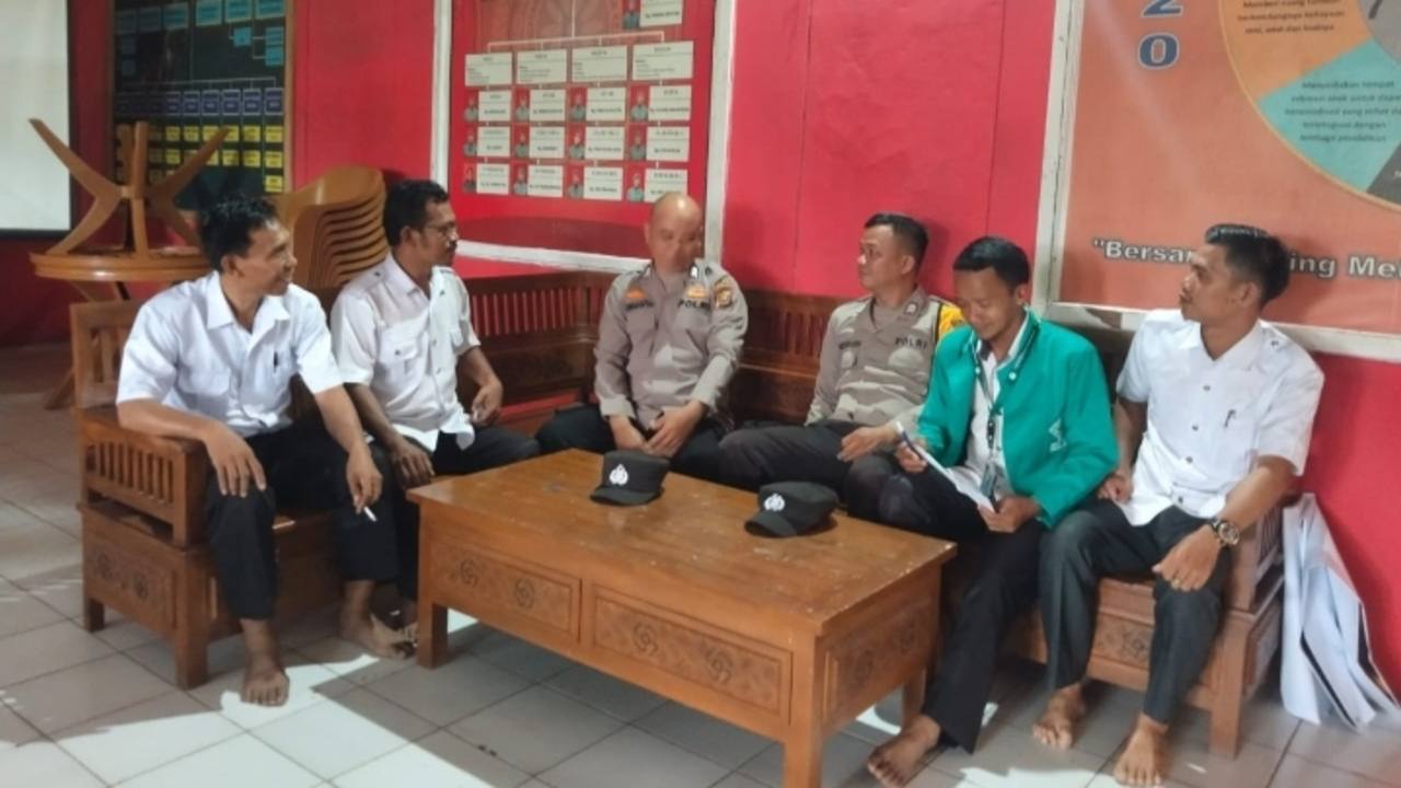 Ajak Warga Desa Sumber Rahayu Jaga Kamtibmas