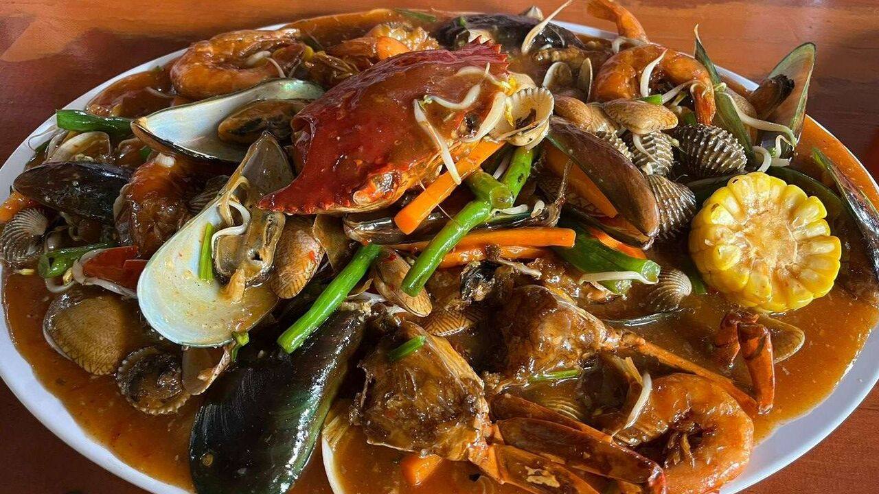 Seafood Saus Padang : Kuliner Nusantara yang Menggoda Selera