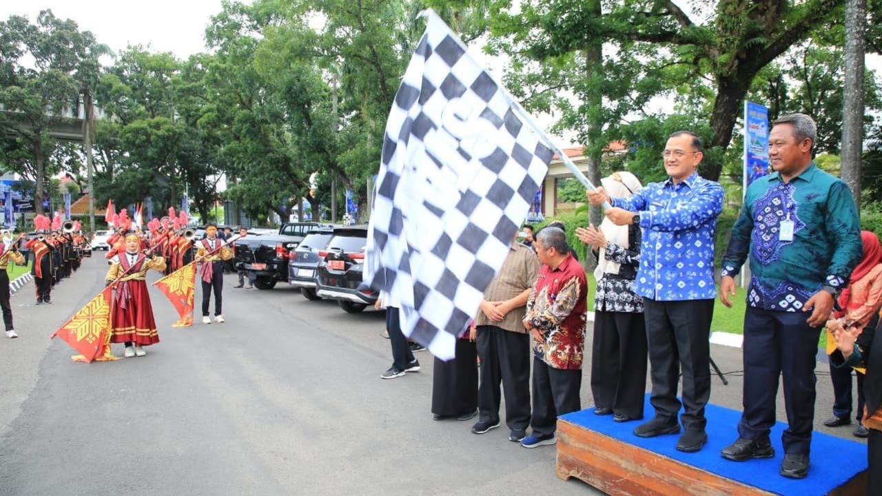 Sekda Sumsel Edward Candra Lepas Karnaval Seni Budaya Pelajar, Kreativitas Generasi Muda Jadi Sorotan