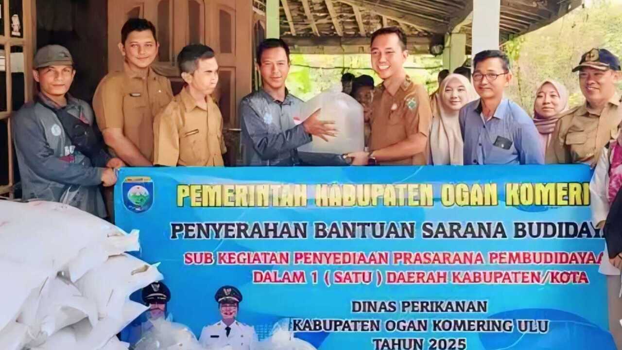 Dinas Perikanan OKU Distribusikan Bantuan Bibit Ikan ke Pokdakan