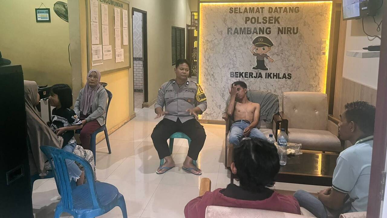 Ayah Pingsan dan Anak Perempuan Nyaris Digigit Anjing Liar