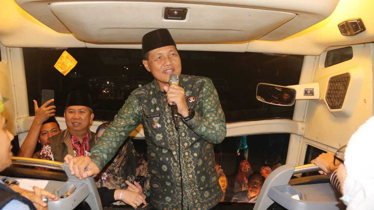 Bupati Edison Sambut Kepulangan 334 Jemaah Haji Muara Enim