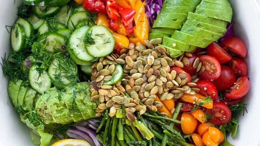 Salad: Pilihan Meriah Nutrisi dan Rasa untuk Hidangan Sehat Sehari-hari
