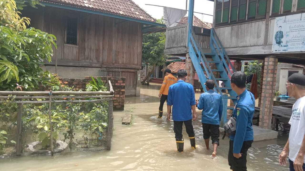 Air Sungai Lematang Meluap, Ratusan Warga Kelurahan Payuputat Terdampak Banjir