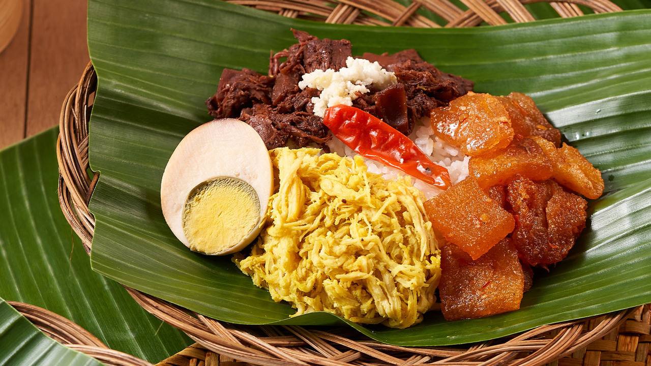 Nasi Gudeg : Kuliner Manis yang Menjadi Ikon Yogyakarta dan Warisan Budaya Kuliner Nusantara