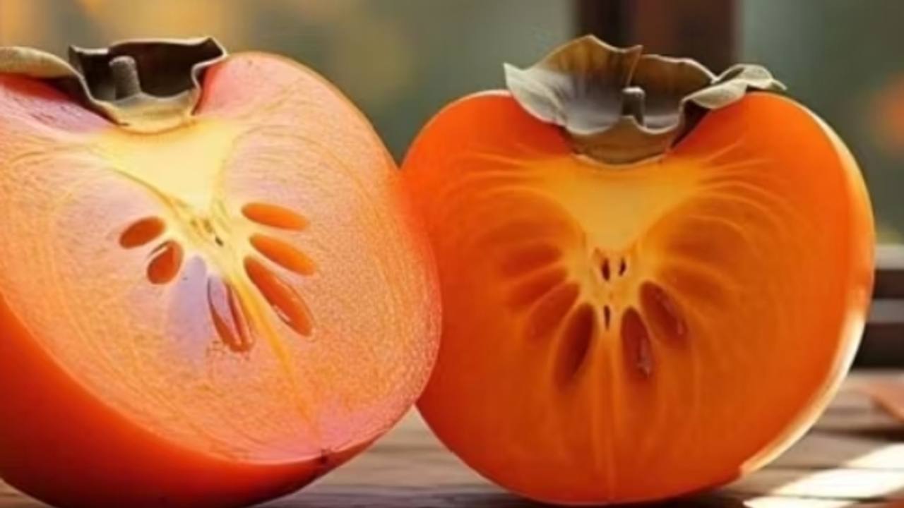 Cegah Diabetes hingga Tunda Penuaan Dini dengan Kesemek Si Tomat Oranye, Begini Cara Konsumsinya yang Benar!