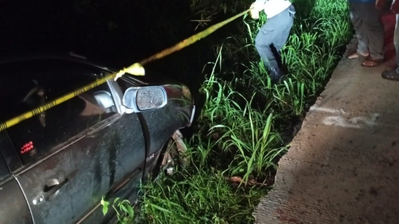 Ngeri! Mobil Innova Dilempari Batu di Jalan Sindur Prabumulih, hingga Kecelakaan