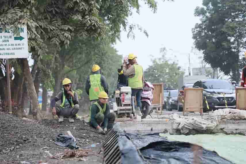 Respon Keluhan Masyarakat Terkait Kemacetan, Gubernur Herman Deru Sidak Pembangunan Jalan Alamsyah