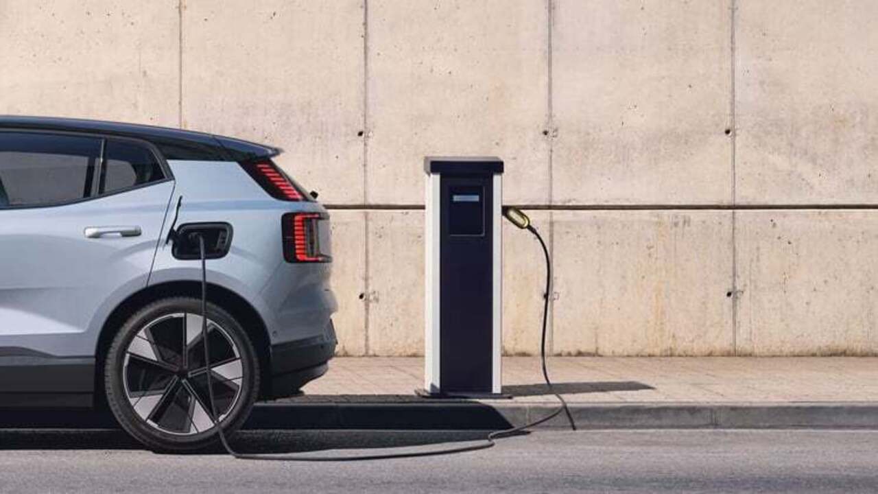 Recall Besar Volvo EX30: Baterai Cacat Picu Potensi Kebakaran Saat Dicas Penuh