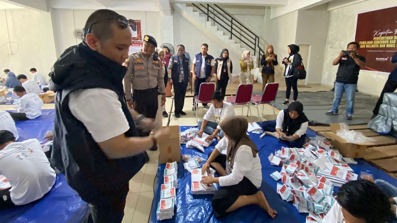 KPU Prabumulih Mulai Sortir dan Lipat Surat Suara, Libatkan Masyarakat dan Target 7 Hari Selesai