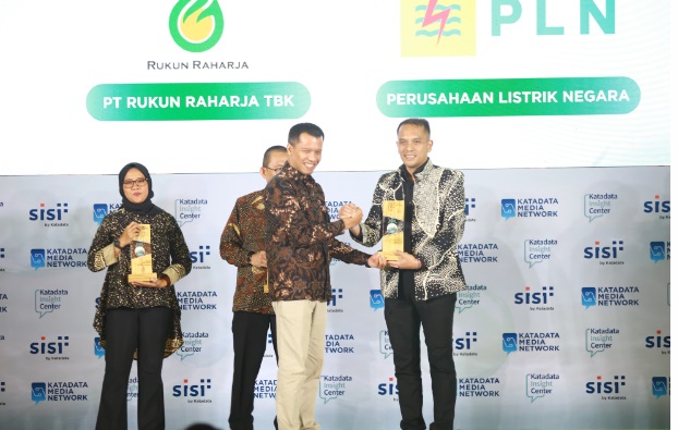 Kedepankan Aspek Keberlanjutan, PLN Raih ESG Awards Sektor Energi di Ajang SAFE