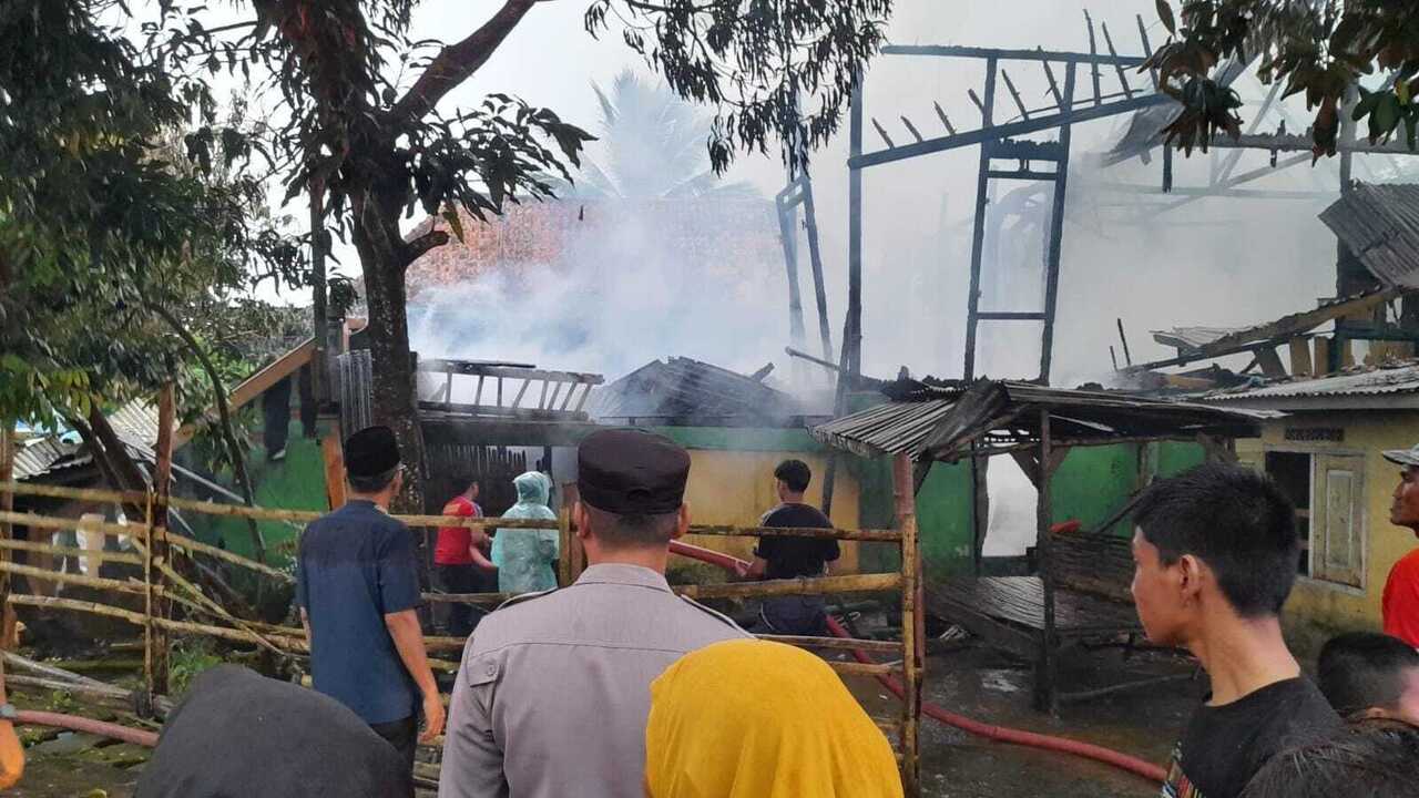 Rumah Warga di Meranjat Ilir Ogan Ilir Terbakar, Diduga Akibat Korsleting Listrik