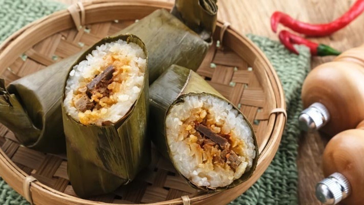 Arem-Arem, Kuliner Tradisional yang Tetap Bertahan di Tengah Gempuran Makanan Modern