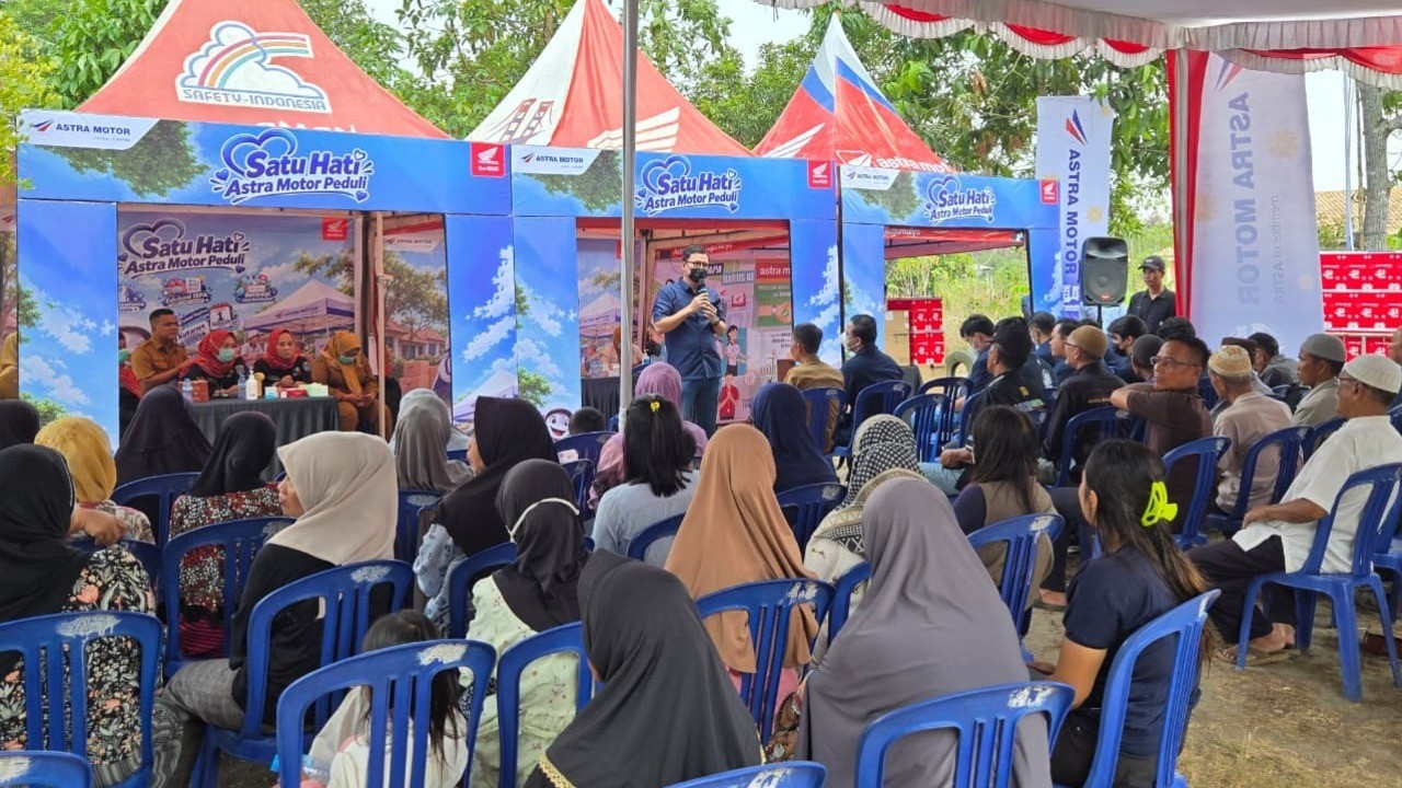 Satu Hati, Astra Motor Peduli, Hadir untuk Warga Terdampak Kabut Asap Karhutla di Kayuagung
