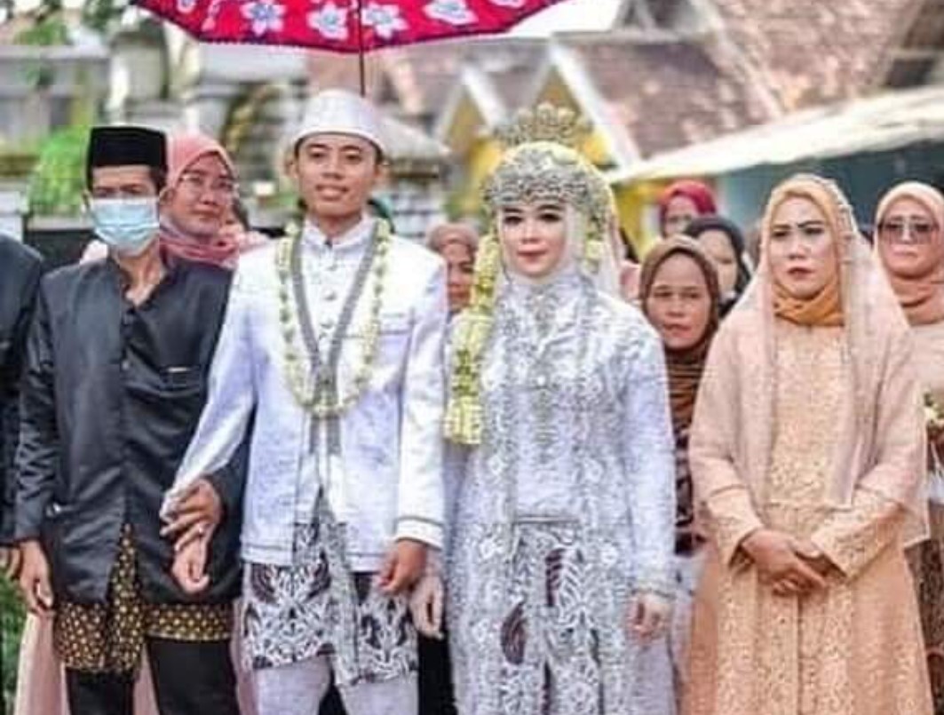 Astagfirullah, Suami Wanita Ini Kepergok Selingkuh Dengan Ibu Kandungnya