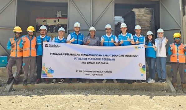 PLN UP3 Jambi Sambut Hari Pelanggan Nasional, Pasok Listrik Andal 690 kVA untuk PT Rezeki Makmur Bersinar 