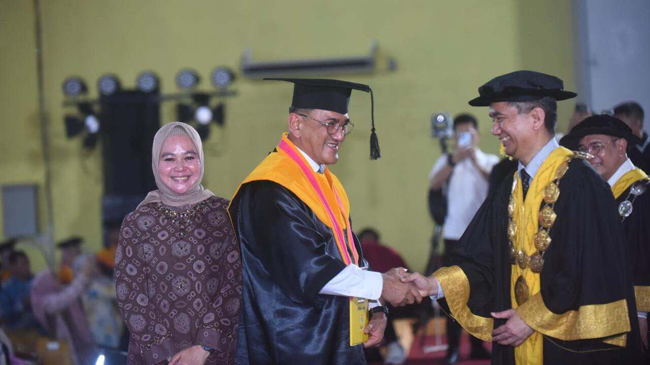 Gubernur Herman Deru Ajak Wisudawan Unsri Jadi Pencipta Lapangan Kerja, Bukan Pencari