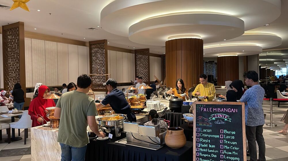 Berkah Bulan Ramadhan Dirasakan di Wyndham Opi Hotel Palembang Melalui 'Royal Iftar Buffet' yang Mewah dan Be