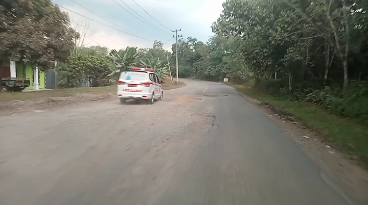 Kondisi Jalan Rusak Parah, Warga Keluhkan Akses Lubuklinggau–Palembang di Wilayah Musi Rawas