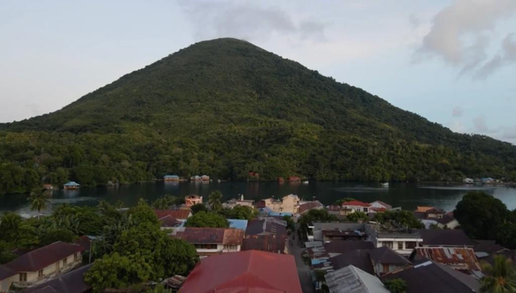 Ternyata Gunung Api Banda Maluku Tengah Hanya Setinggi 656 MDPL