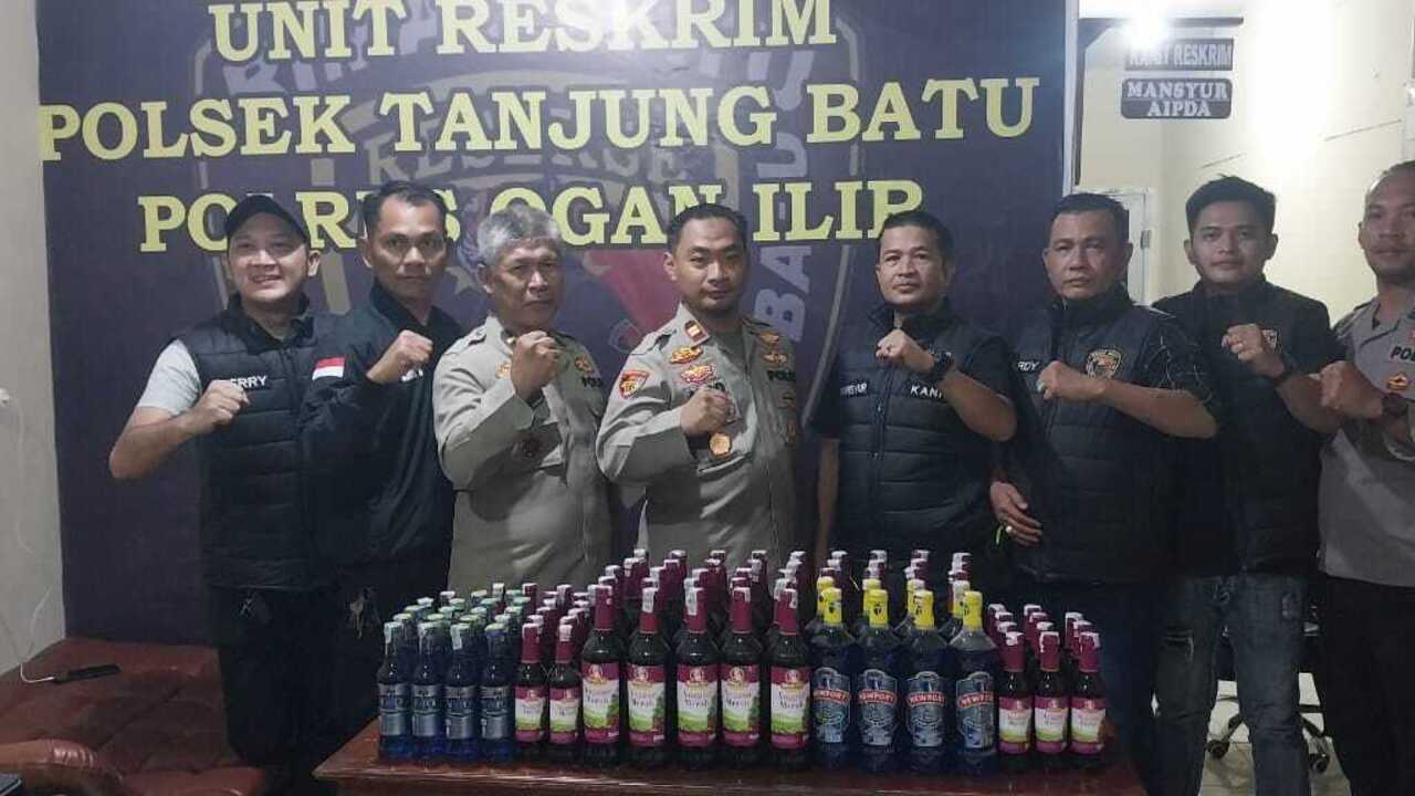 Puluhan Botol Miras Terjaring Razia Polsek Tanjung Batu