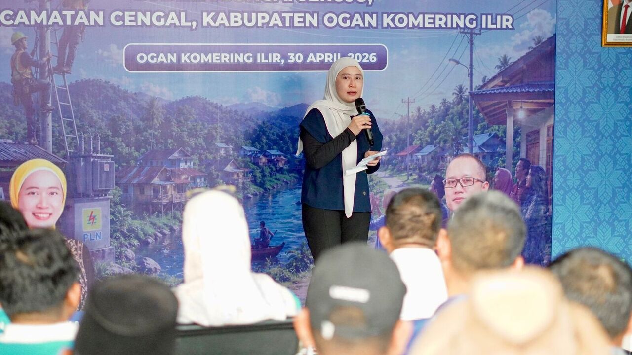 PLN Alirkan Listrik 24 Jam ke Dusun Terpencil di Cengal 