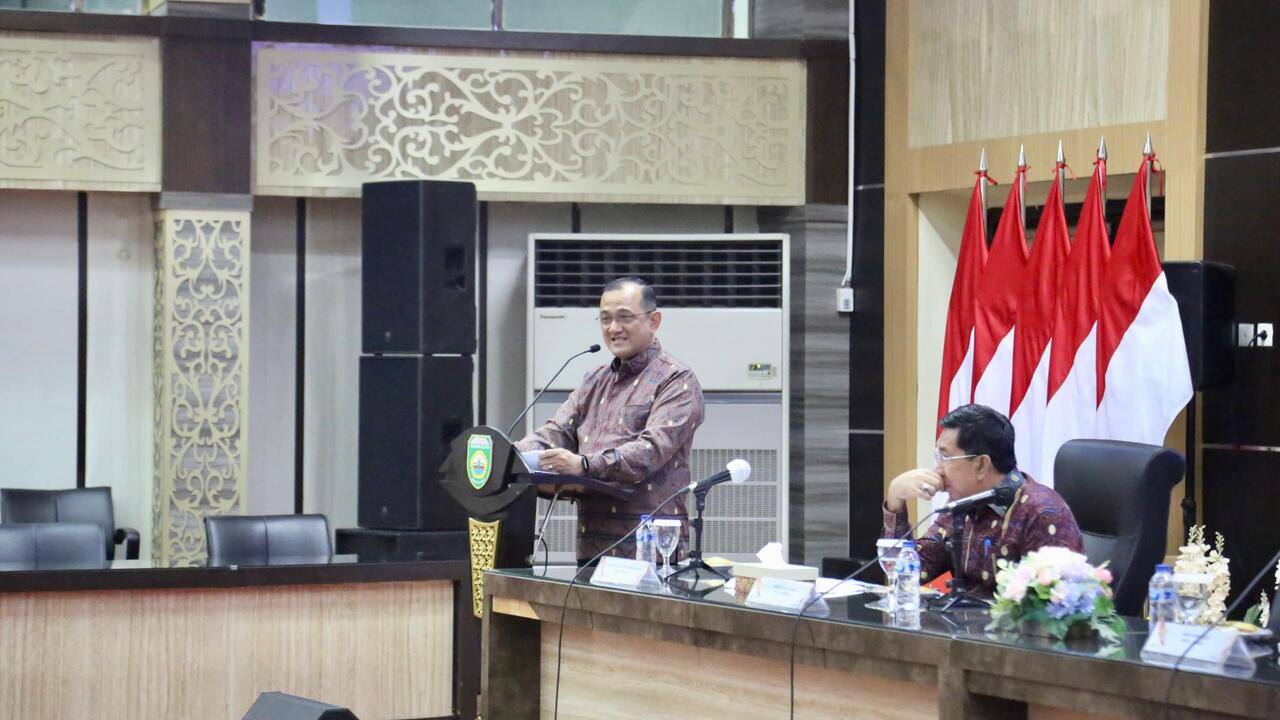 Rumuskan Strategi Pengendalian Inflasi 2025, Sekda Edward Candra Buka Rakor dan Capacity Building TPID se-Sums