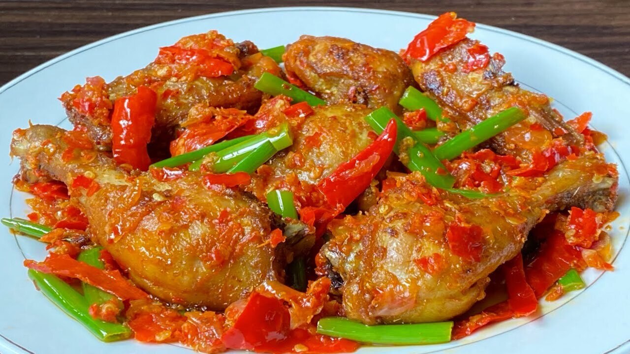 Ayam Balado, Hidangan Pedas Khas Minang yang Menembus Selera Nusantara
