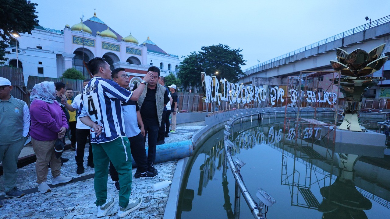 Walk & Check: Ratu Dewa Jalan Kaki 5 Km Lebih Tinjau Infrastruktur di Pusat Kota