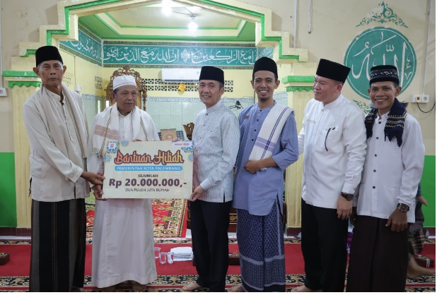Yayasan Masjid Al Fatah Palembang Berinovasi: Program Dana Kas Khusus untuk Anak Yatim dan Piatu