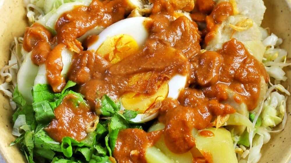 Merayakan Keanekaragaman Kuliner Indonesia: Lima Hidangan Ikonik yang Mencerminkan Kelezatan dan Tradisi