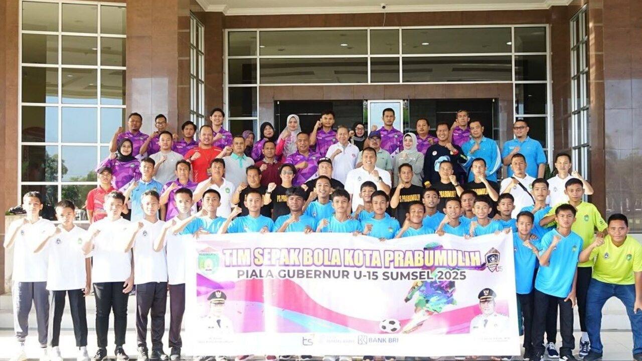 Lepas Tim U-15 Prabumulih ke Piala Gubernur Sumsel, Franky Nasril: Tunjukkan Sportivitas dan Mental Juara