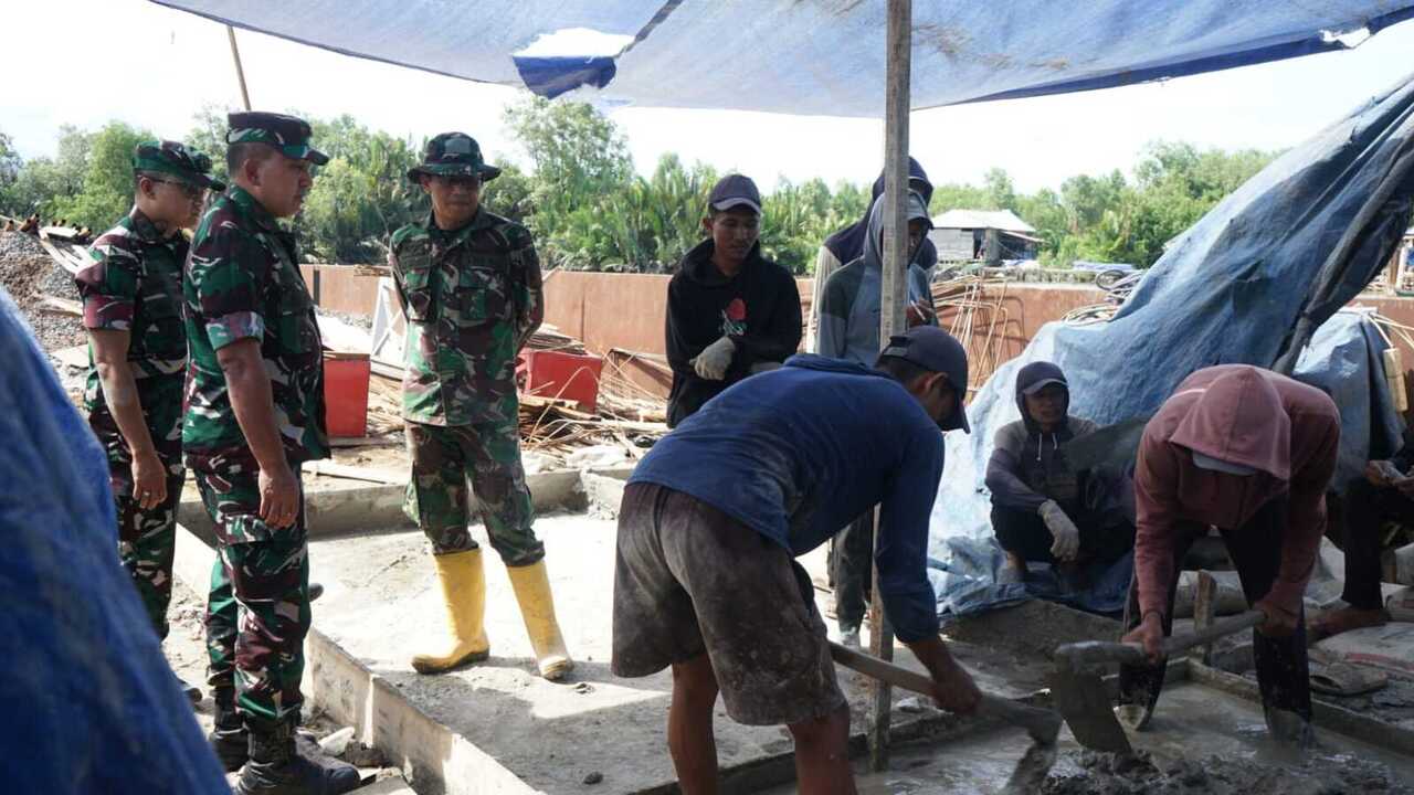 Pembangunan Jembatan Gantung di Desa  Kuala Dua Belas Terus Dipercepat