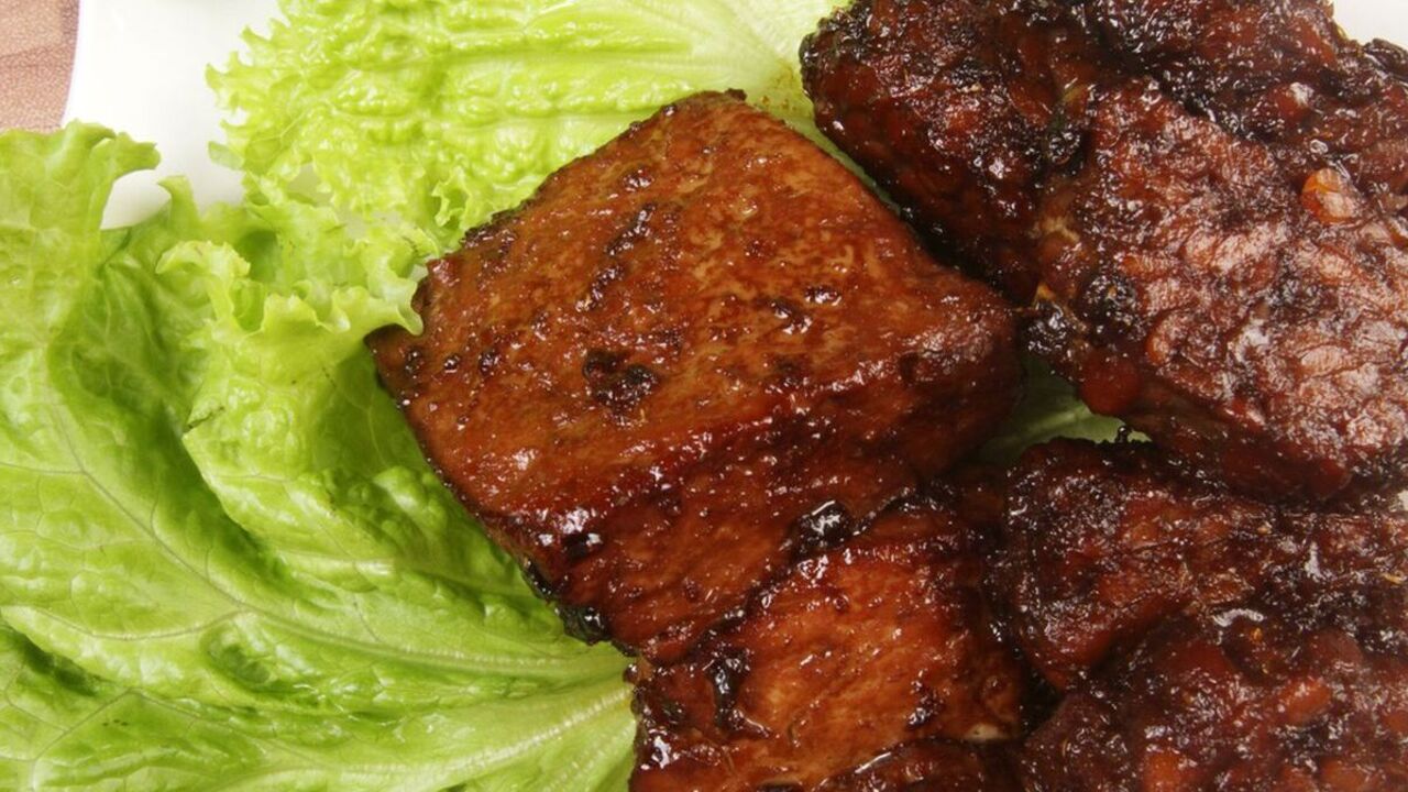Tempe Bacem, Cita Rasa Manis Gurih yang Tak Lekang oleh Waktu