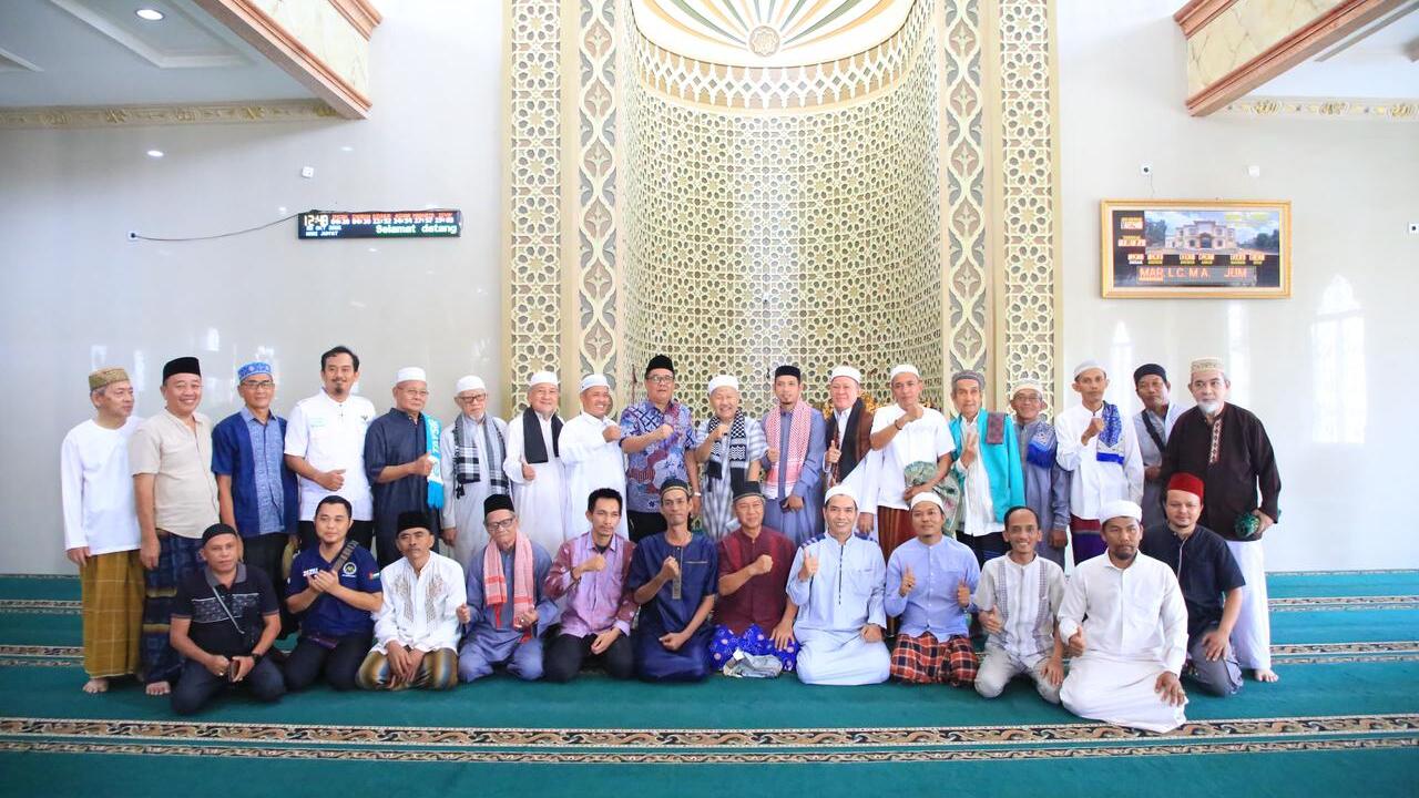 Wagub Cik Ujang Inisiasi Safari Sholat Jumat untuk Meningkatkan Komunikasi dengan Masyarakat