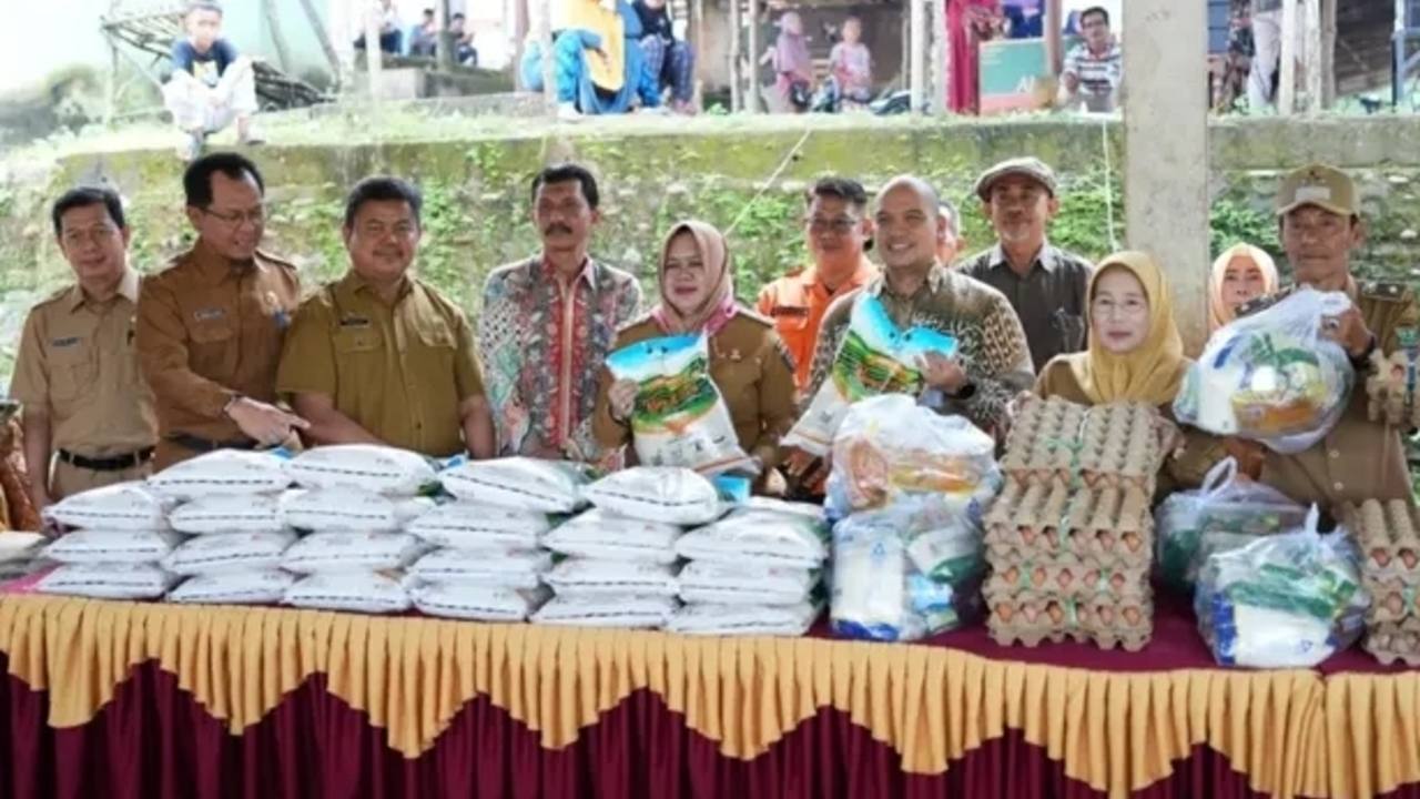 Penuhi Kebutuhan Masyarakat, Luncurkan Program Sembako Murah Membara